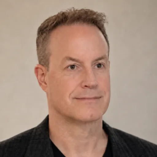 Headshot of Chris MacLeod
